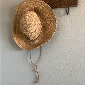 Raffia straw hat with adjustable leather cord